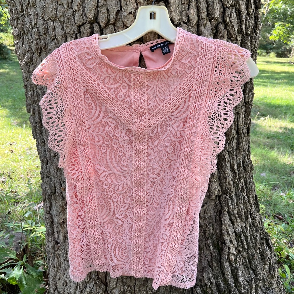 Cable and Gauge Sleeveless Lace Blouse in size M